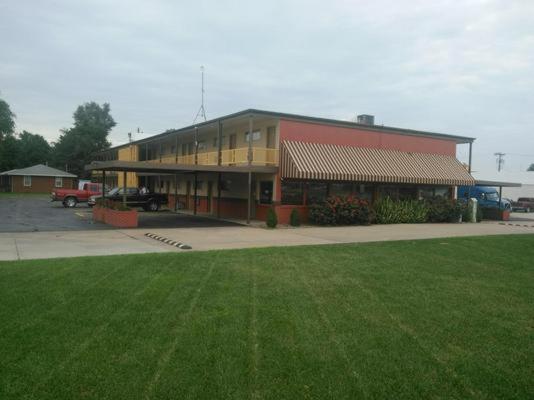 Big Bend Traveler'S Inn Great Bend Bagian luar foto