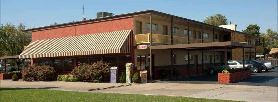 Big Bend Traveler'S Inn Great Bend Bagian luar foto